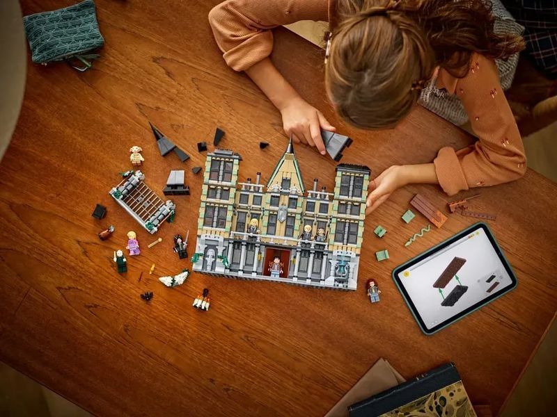 Блочный конструктор LEGO Harry Potter Имение семьи Малфой (76453) 613409 фото