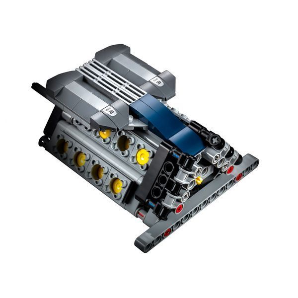 Авто-конструктор LEGO Technic Bugatti Chiron Бугатті (42083) 004628 фото