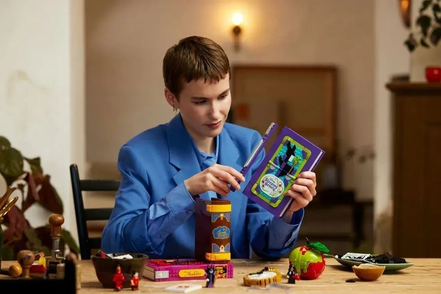 Блочный конструктор LEGO Иконки злодеев (43227) 613455 фото