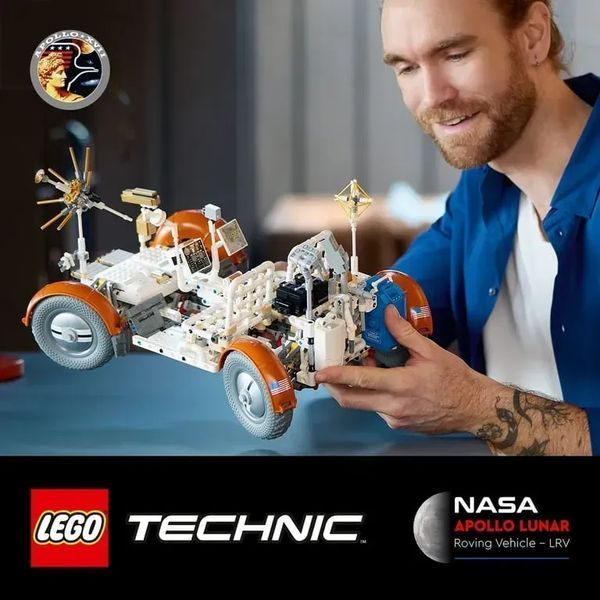 Блочный конструктор LEGO Лунный автомобиль NASA Apollo (42182) 613472 фото