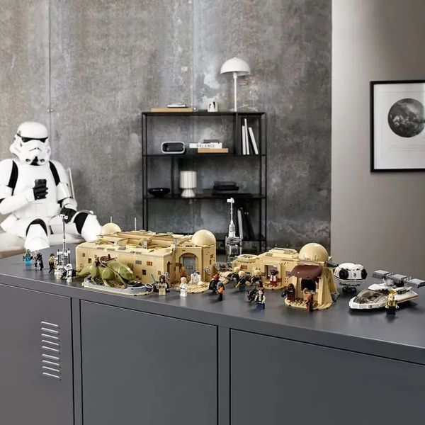 Блочный конструктор LEGO Star Wars Mos Eisley Cantina (75290) 613532 фото