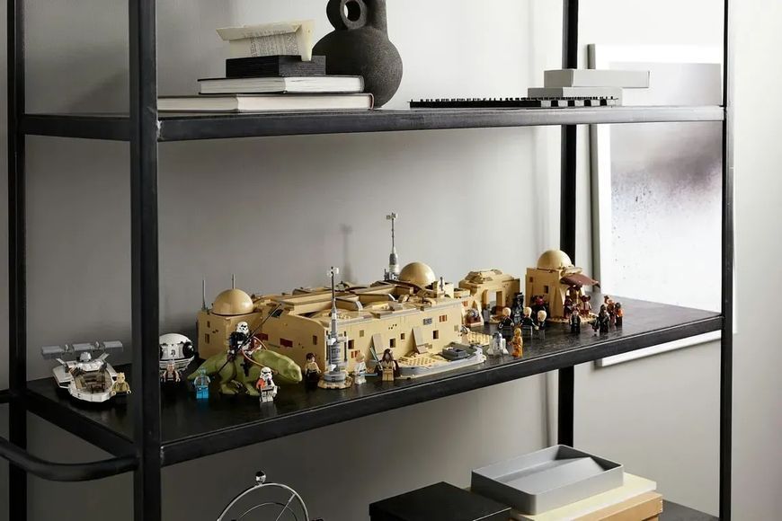Блочный конструктор LEGO Star Wars Mos Eisley Cantina (75290) 613532 фото