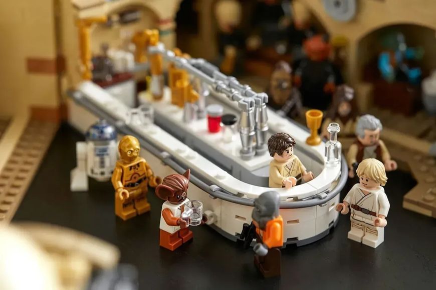 Блочный конструктор LEGO Star Wars Mos Eisley Cantina (75290) 613532 фото