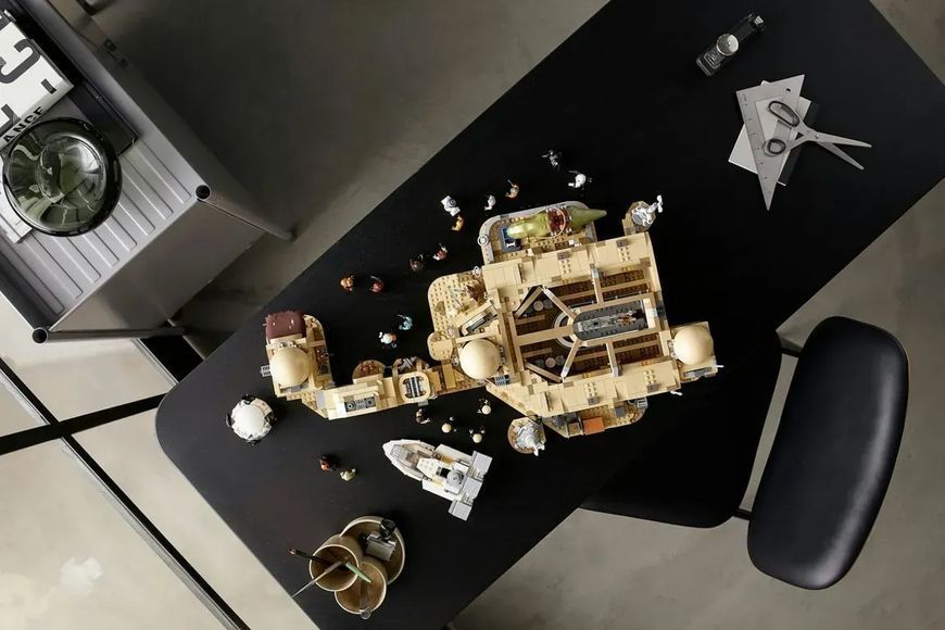 Блочный конструктор LEGO Star Wars Mos Eisley Cantina (75290) 613532 фото