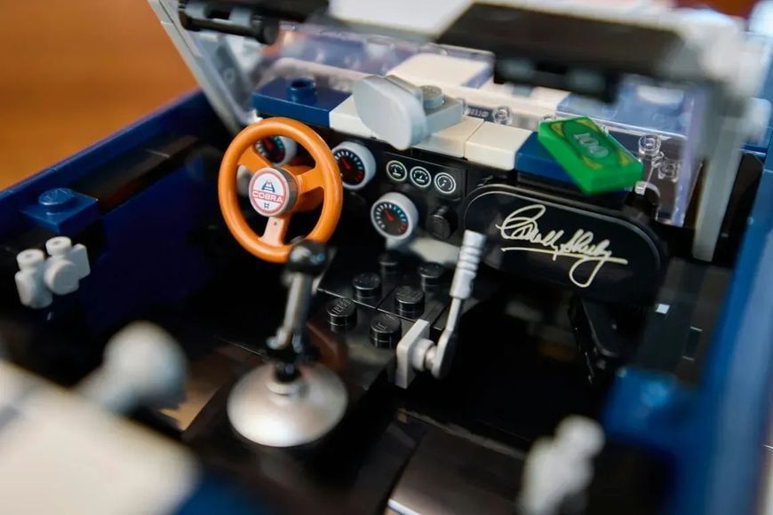 Блоковий конструктор LEGO Icons Shelby Cobra 427 S/C (10357) 613467 фото