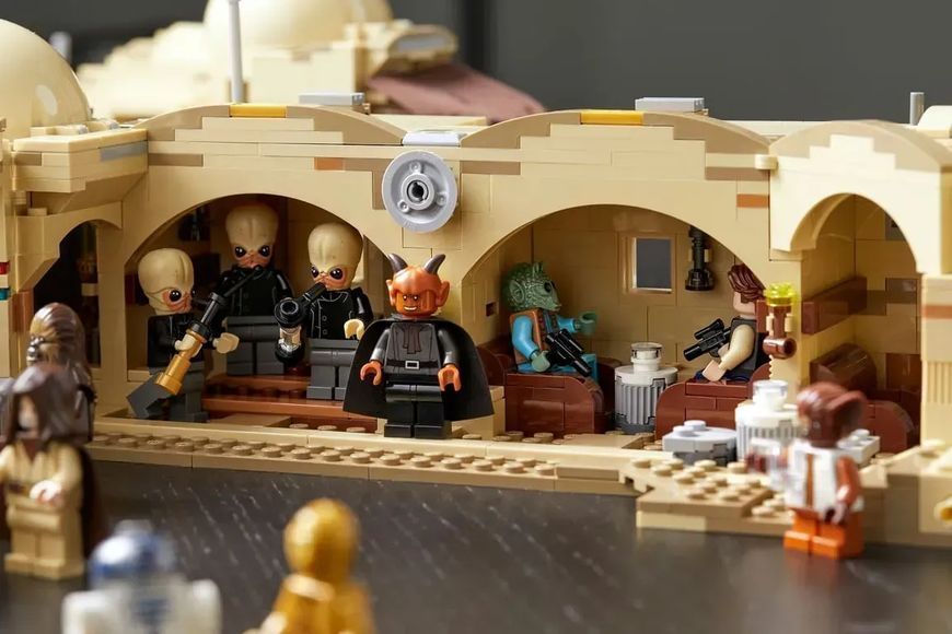 Блочный конструктор LEGO Star Wars Mos Eisley Cantina (75290) 613532 фото