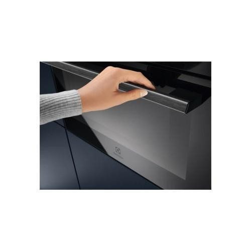 Микроволновка с грилем Electrolux EVM8E08Z 021049 фото