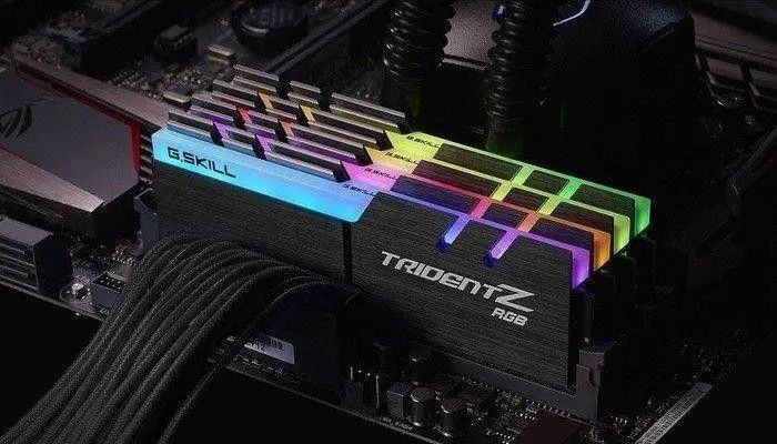 Пам'ять для настільних комп'ютерів G.Skill Trident Z 64 GB DDR4 4000 MHz (F4-4000C18Q2-64GTZR) 026505 фото