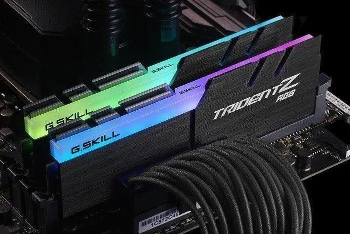 Пам'ять для настільних комп'ютерів G.Skill Trident Z 64 GB DDR4 4000 MHz (F4-4000C18Q2-64GTZR) 026505 фото