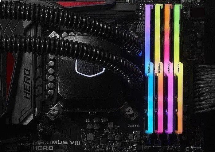 Пам'ять для настільних комп'ютерів G.Skill Trident Z 64 GB DDR4 4000 MHz (F4-4000C18Q2-64GTZR) 026505 фото
