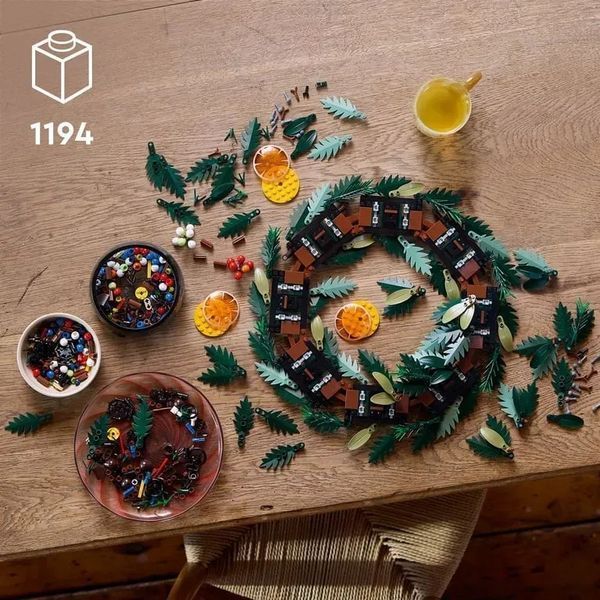 Блоковий конструктор LEGO Botanicals Вінок (10340) 613363 фото