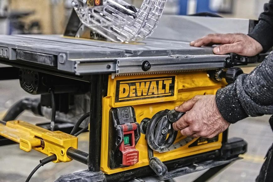 Монтажна пилка DeWalt DWE7492 376510 фото