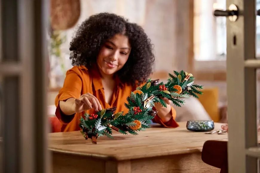 Блоковий конструктор LEGO Botanicals Вінок (10340) 613363 фото