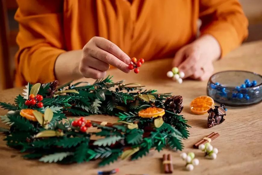 Блоковий конструктор LEGO Botanicals Вінок (10340) 613363 фото