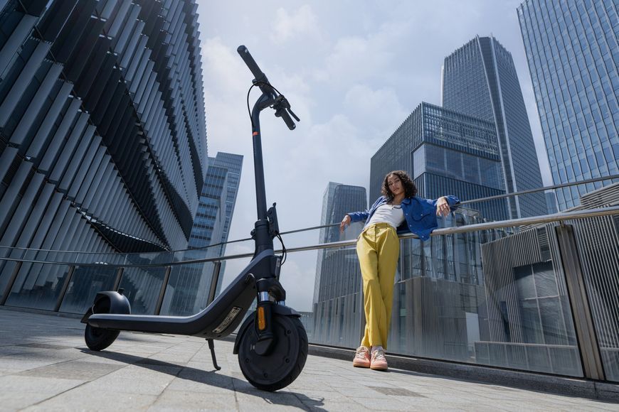 Електросамокат SEGWAY E2 E II 20км 450Вт 2 амортизатори 8.1" Чорний 2063474 фото