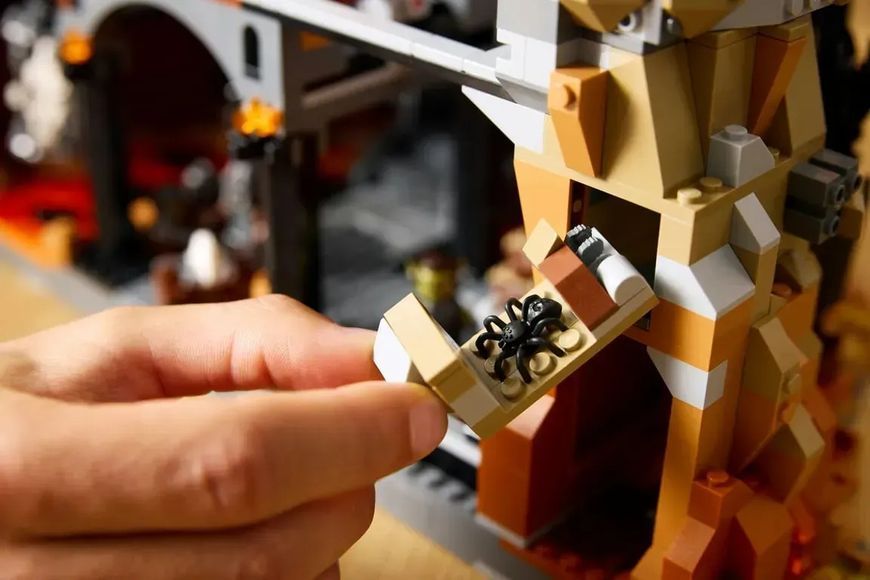 Блоковий конструктор LEGO Icons Володар кілець: Барад-Дур (10333) 613527 фото